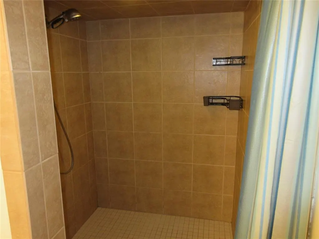 Photo 17 — 404 S 6th Street, Tecumseh, OK 74873