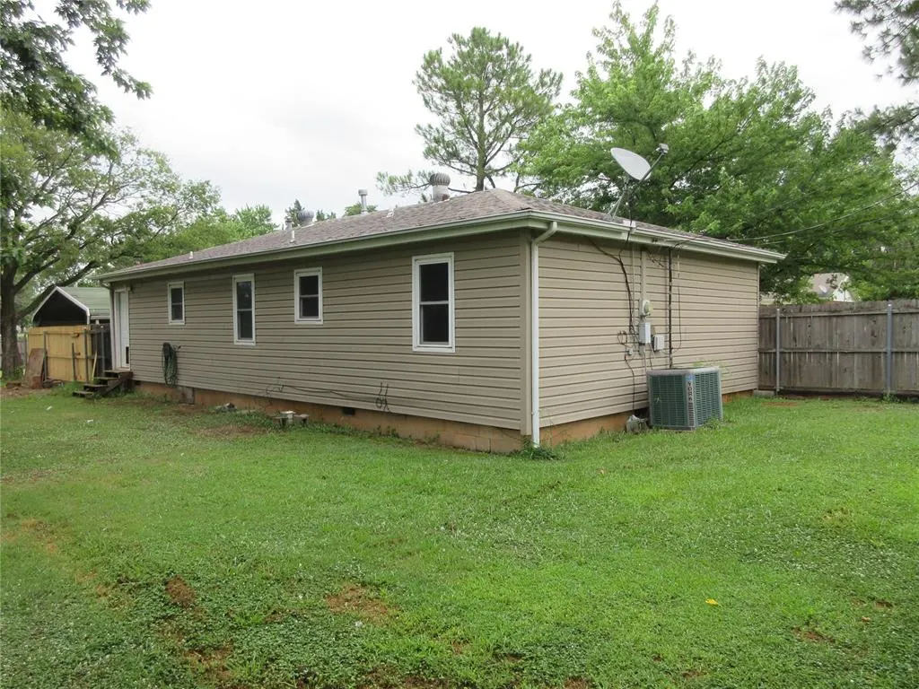 Photo 20 — 404 S 6th Street, Tecumseh, OK 74873