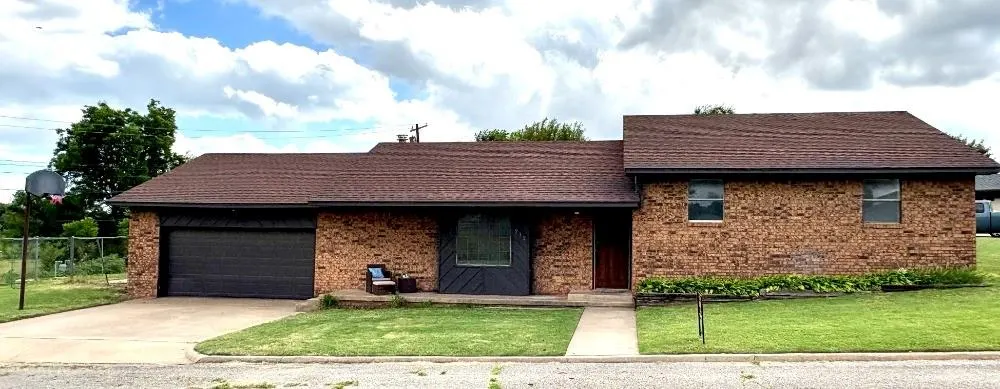 Front exterior — 711 Villa Place, Watonga, OK 73772