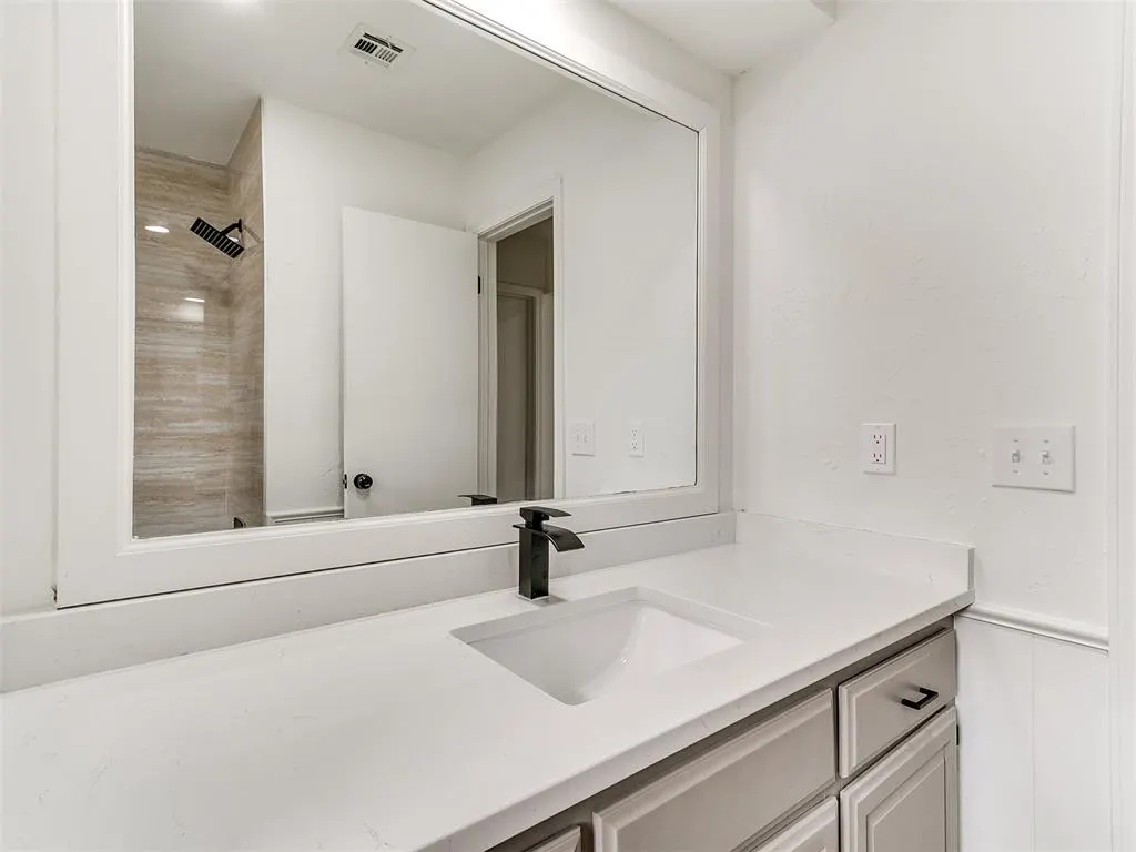 Photo 12 — 1312 Hill Cross Court, Oklahoma City, OK 73159