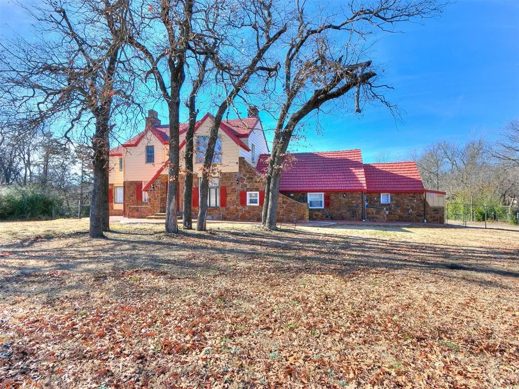 Photo 6 — 16 OAKWOOD Drive, Forest Park, OK 73121