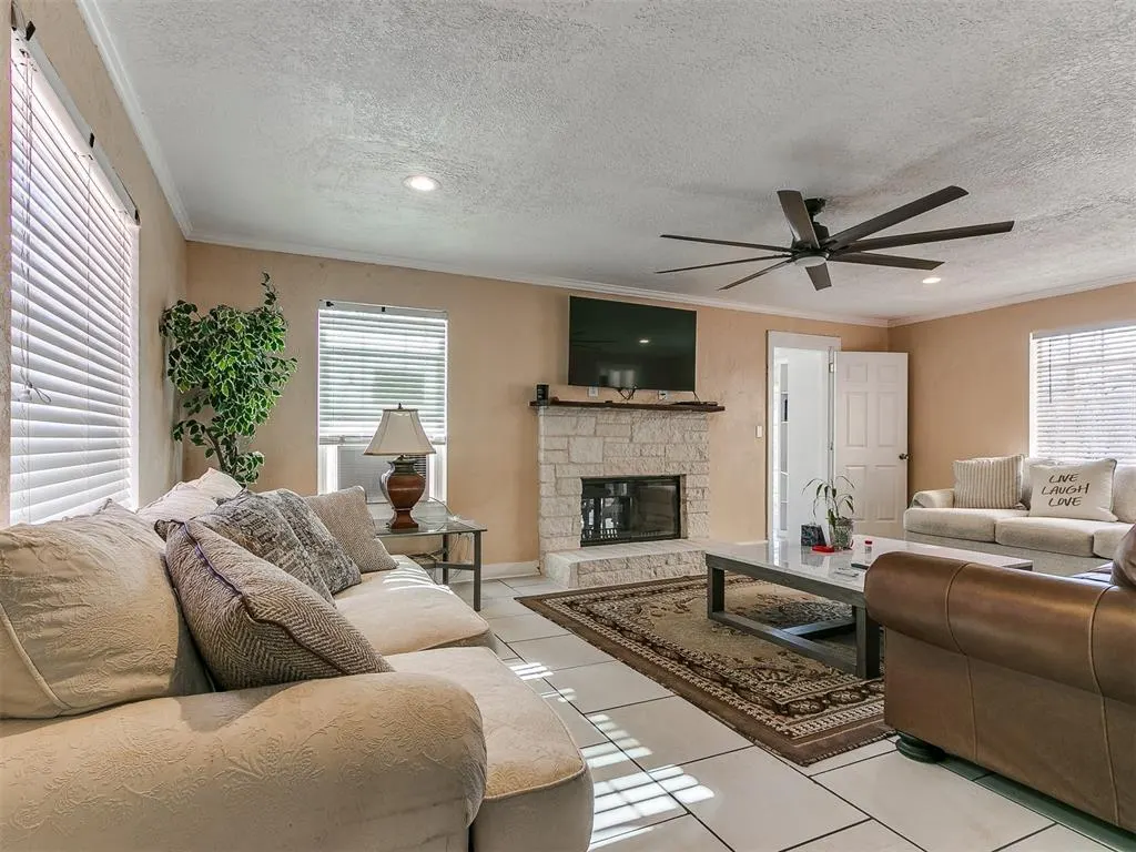Photo 17 — 16 OAKWOOD Drive, Forest Park, OK 73121