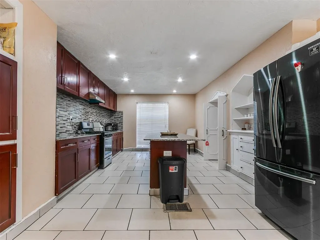 Photo 28 — 16 OAKWOOD Drive, Forest Park, OK 73121