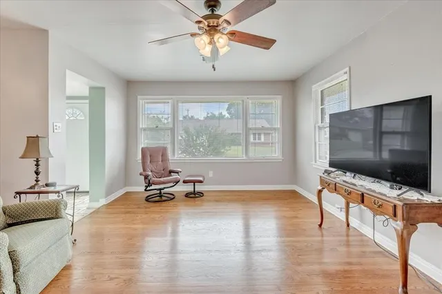 Photo 6 — 422 NW 47th Street, Oklahoma City, OK 73118