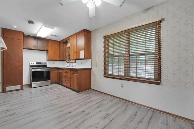 Photo 7 — 1905 N Oregon Avenue, Mangum, OK 73554