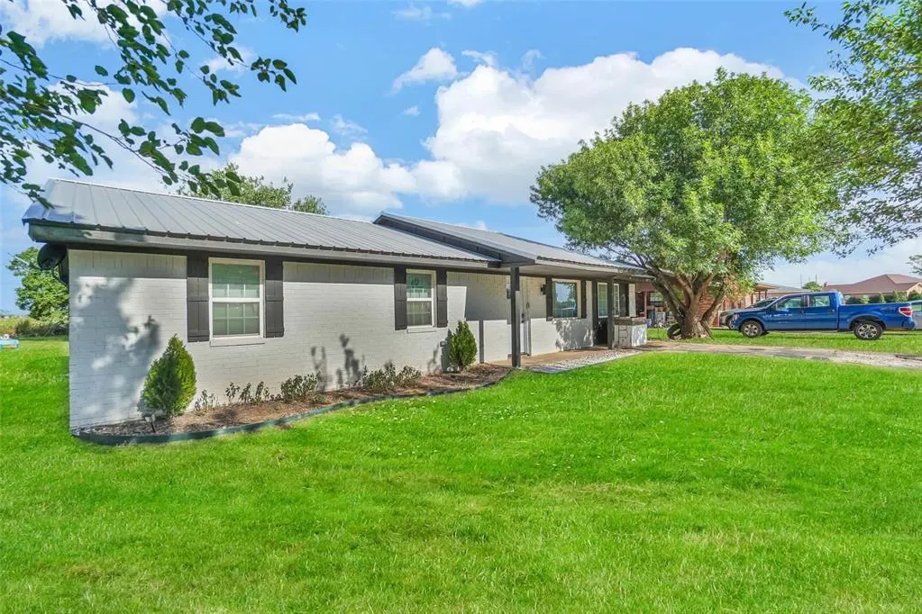 Photo 3 — 103 Western Sunset Trail, Snyder, OK 73566