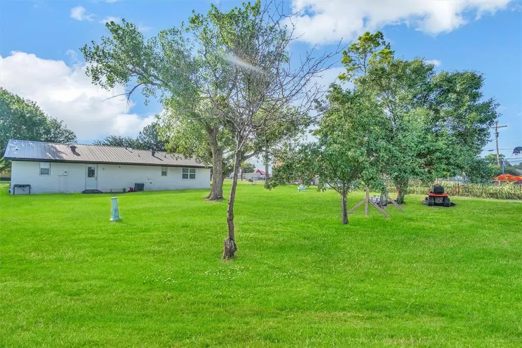 Photo 30 — 103 Western Sunset Trail, Snyder, OK 73566