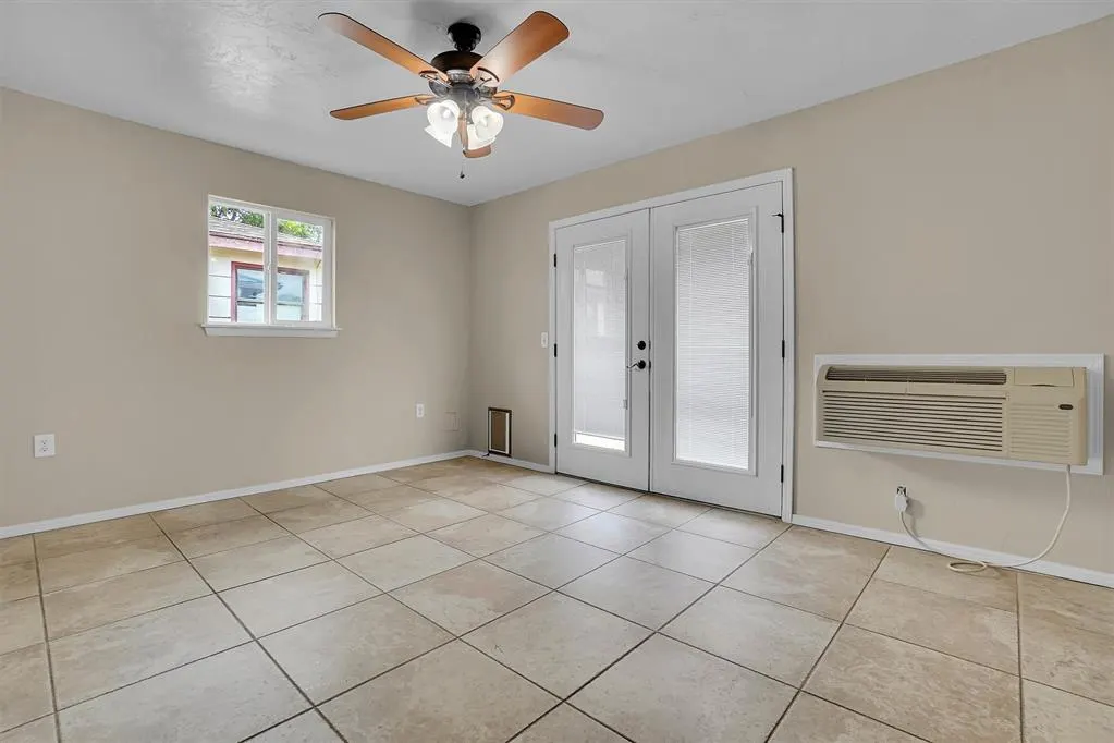 Photo 18 — 505 NW 5th Street, Tipton, OK 73570