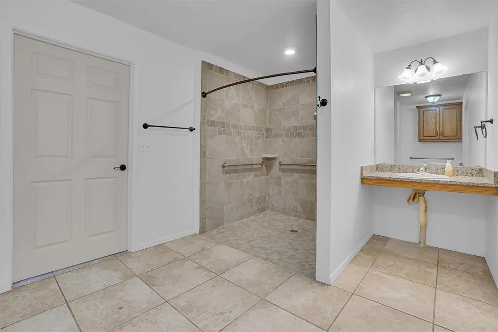 Photo 22 — 505 NW 5th Street, Tipton, OK 73570