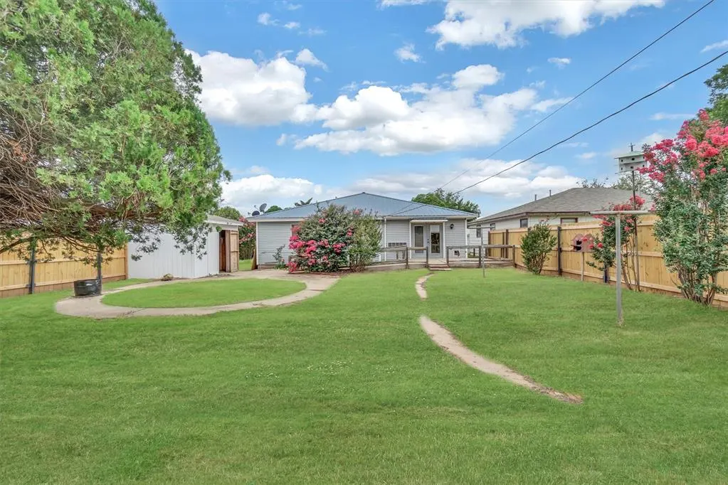 Photo 40 — 505 NW 5th Street, Tipton, OK 73570