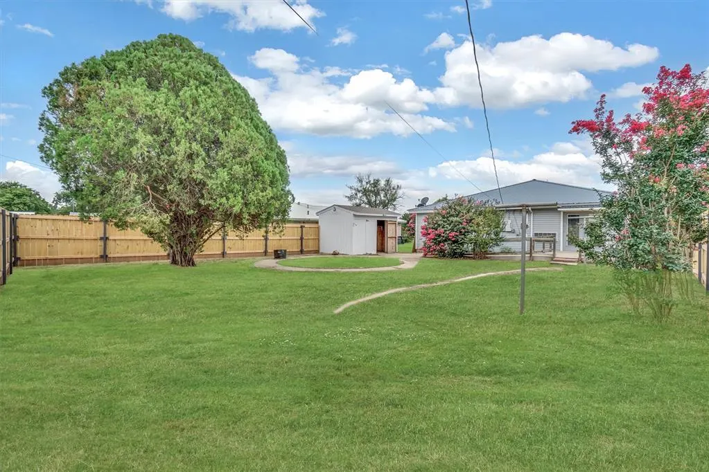 Photo 41 — 505 NW 5th Street, Tipton, OK 73570