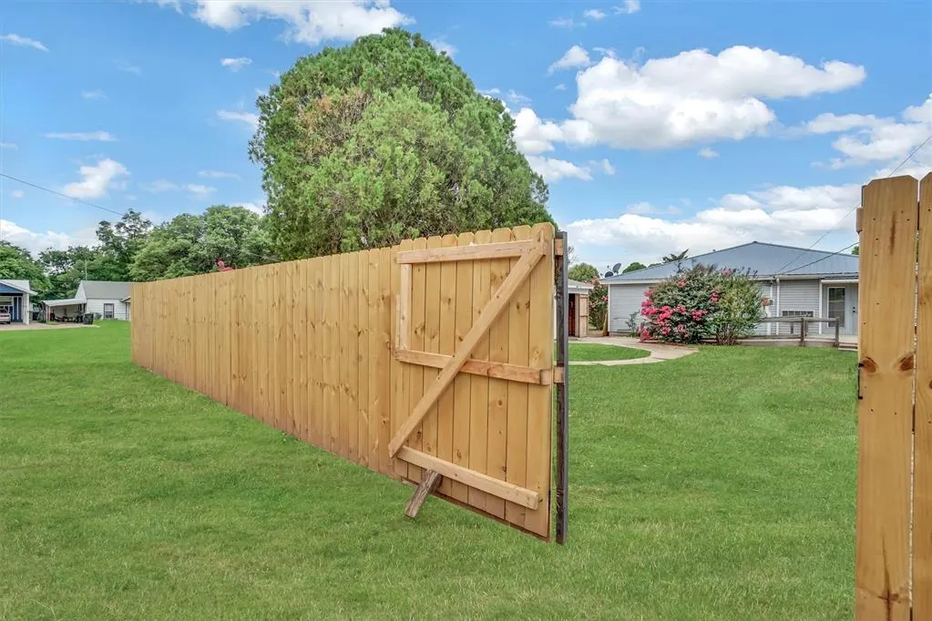 Photo 44 — 505 NW 5th Street, Tipton, OK 73570