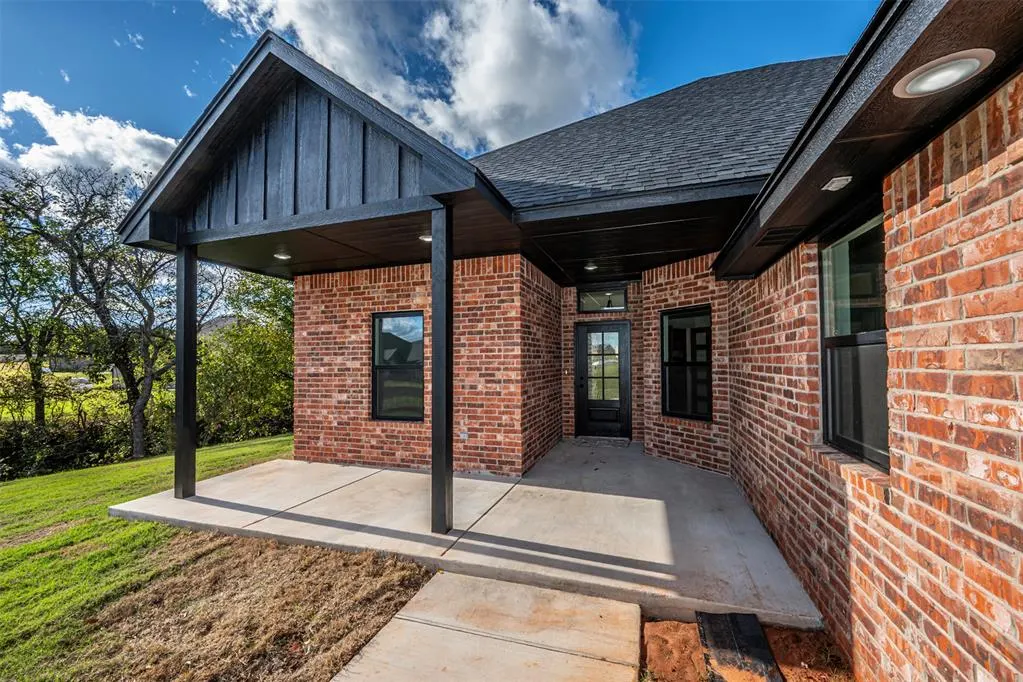 Photo 9 — 2430 Raven Circle, Blanchard, OK 73010