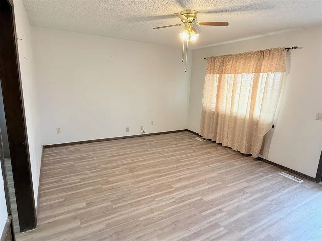 Photo 3 — 10009 N Lark Road, Weatherford, OK 73096