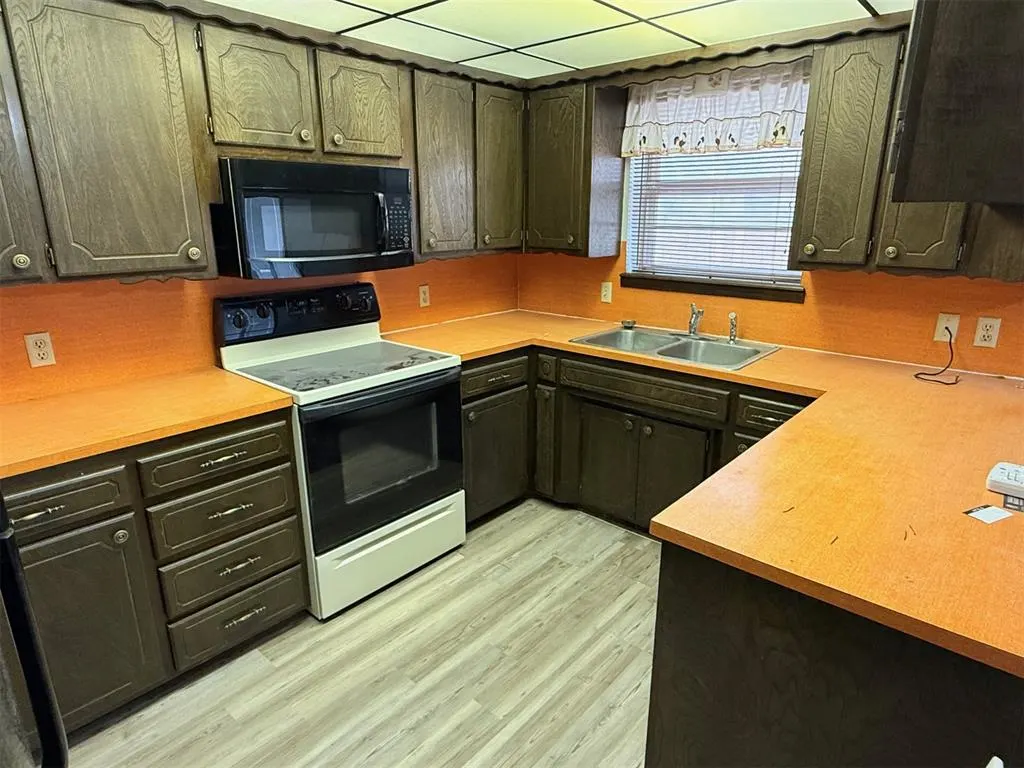 Photo 7 — 10009 N Lark Road, Weatherford, OK 73096