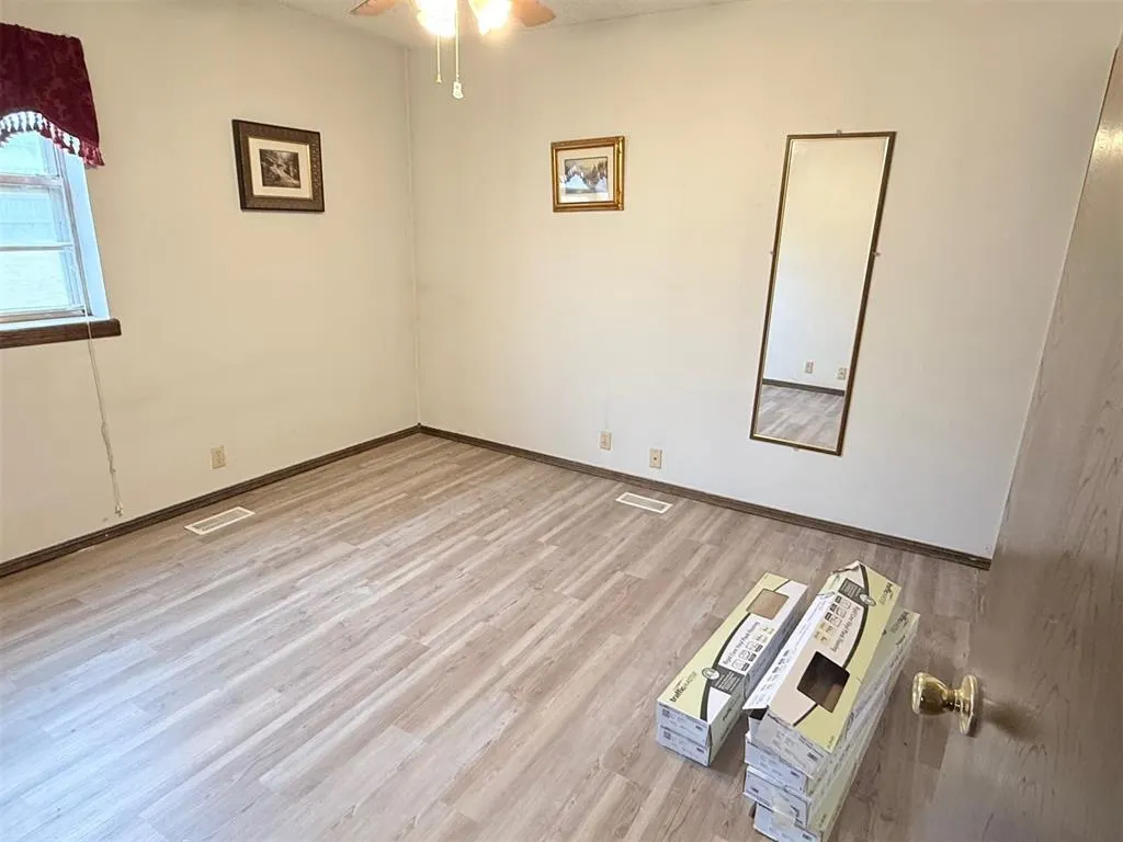 Photo 10 — 10009 N Lark Road, Weatherford, OK 73096