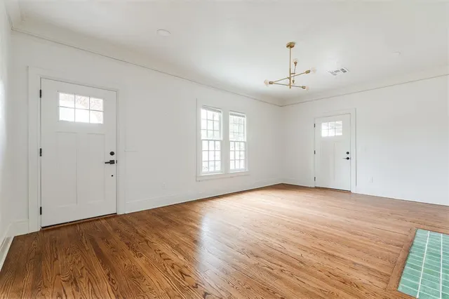 Photo 8 — 826 NE 18th Street, Oklahoma City, OK 73105