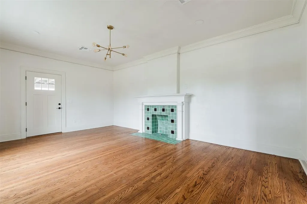 Photo 9 — 826 NE 18th Street, Oklahoma City, OK 73105