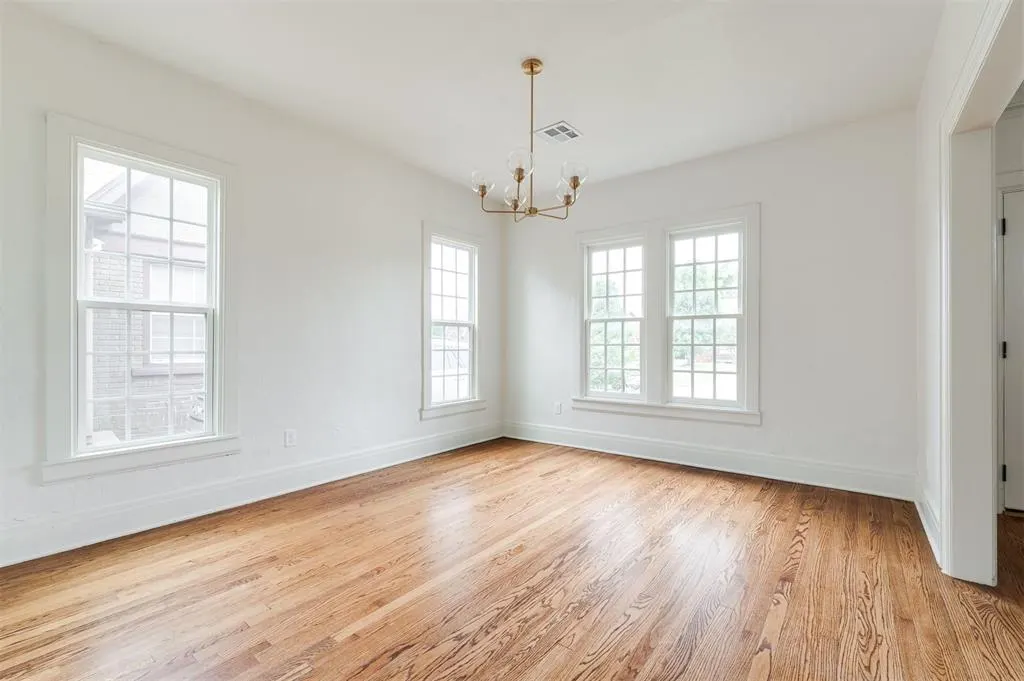 Photo 12 — 826 NE 18th Street, Oklahoma City, OK 73105