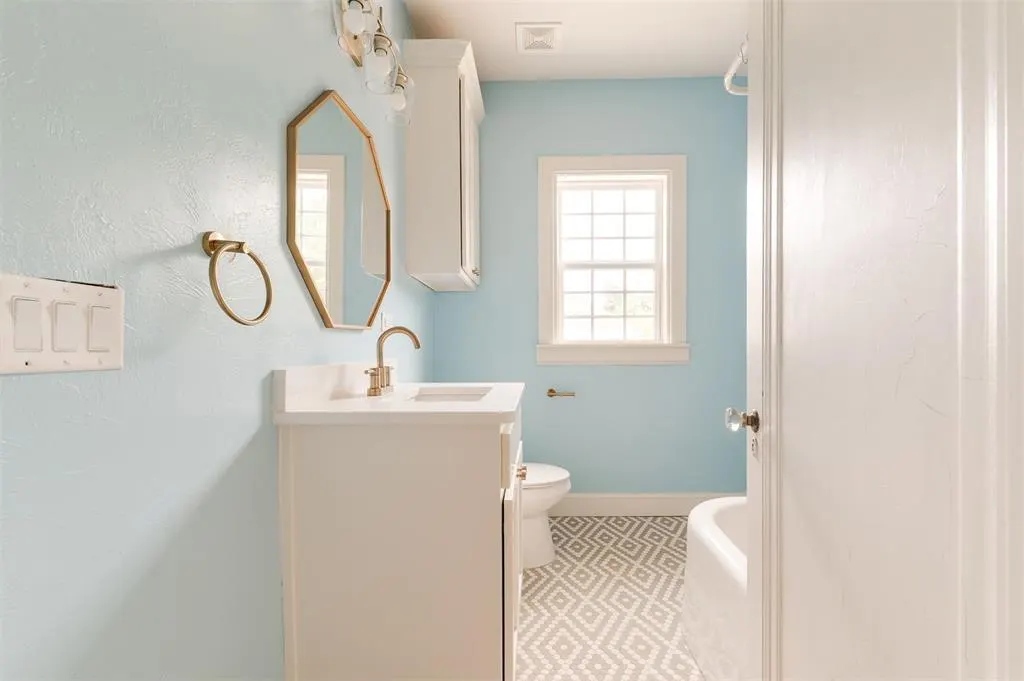 Photo 32 — 826 NE 18th Street, Oklahoma City, OK 73105