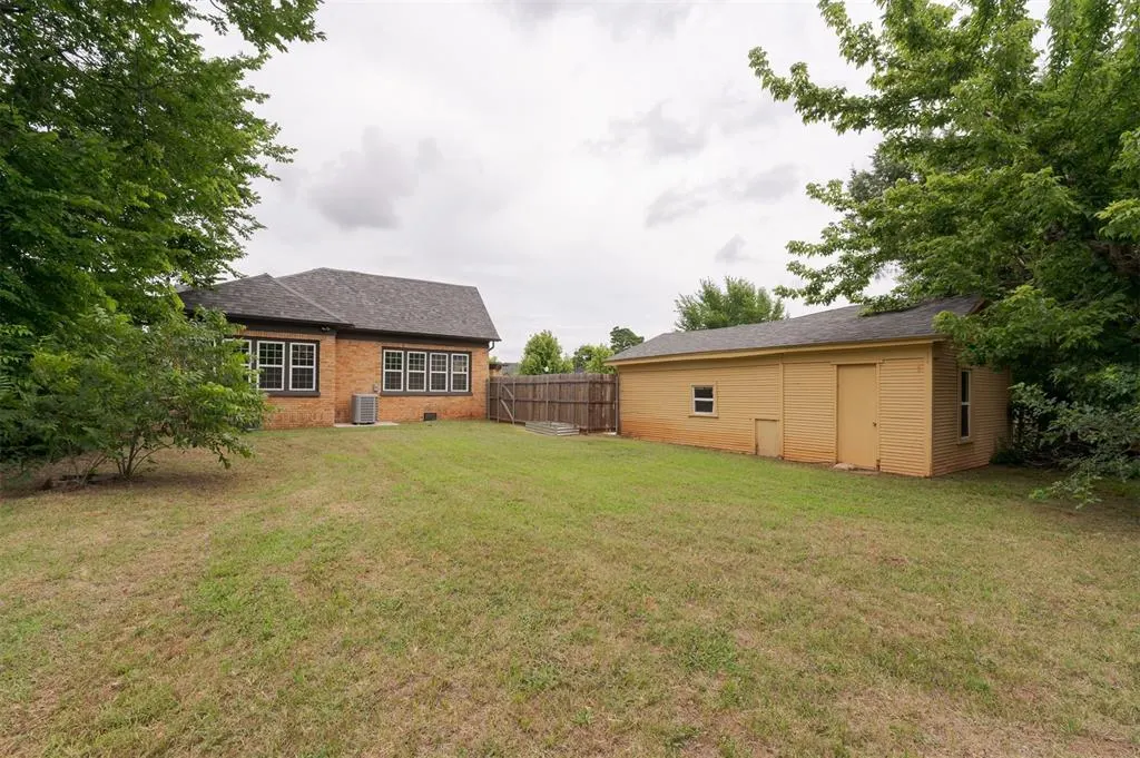 Photo 41 — 826 NE 18th Street, Oklahoma City, OK 73105
