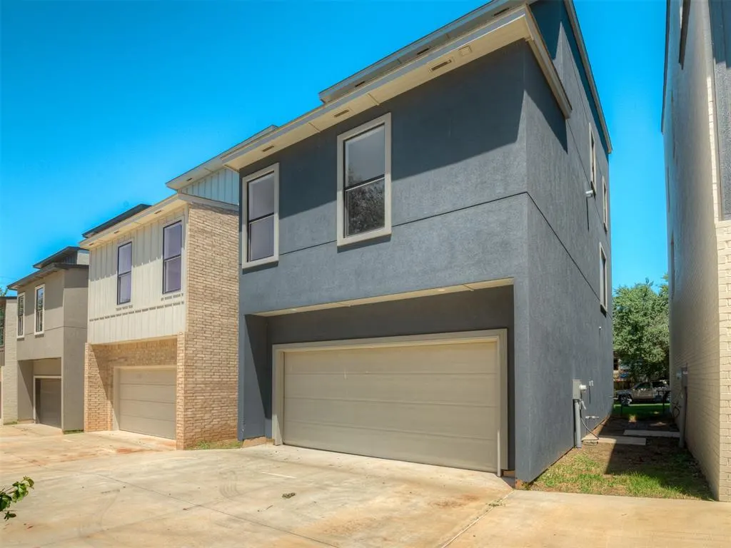 Photo 8 — 1302 NW 11th Street, Oklahoma City, OK 73106