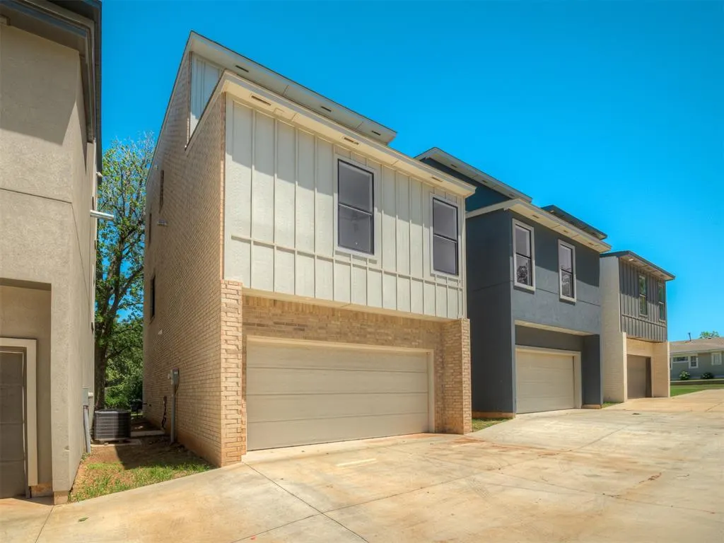 Photo 9 — 1304 NW 11th Street, Oklahoma City, OK 73106