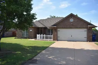 Sold home at 415 Okarche