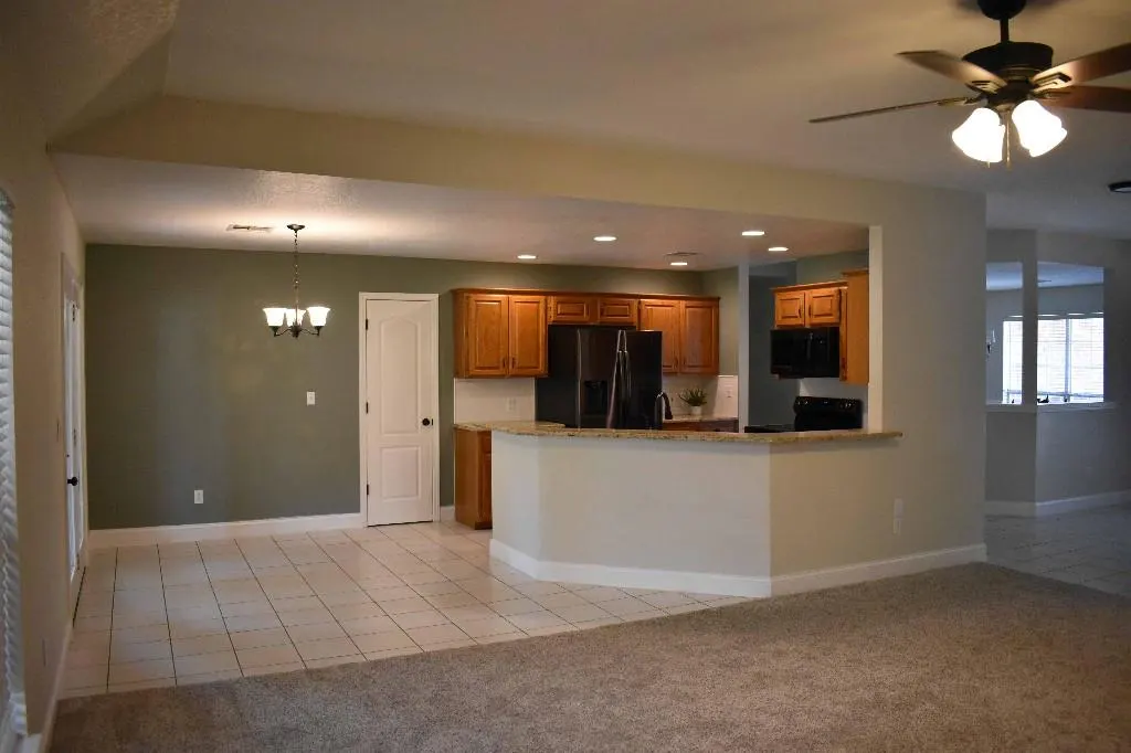 Photo 10 — 415 Okarche, Enid, OK 73701