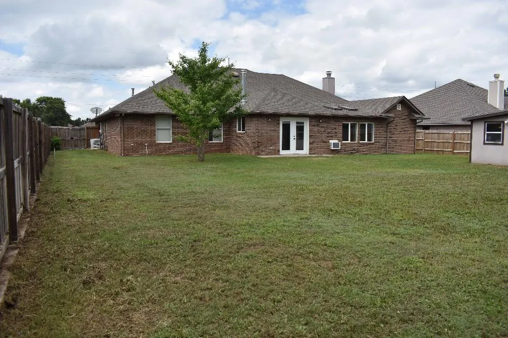 Photo 23 — 415 Okarche, Enid, OK 73701