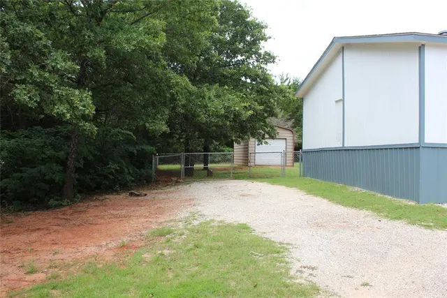 Photo 4 — 20796 Walker Road, Tecumseh, OK 74873