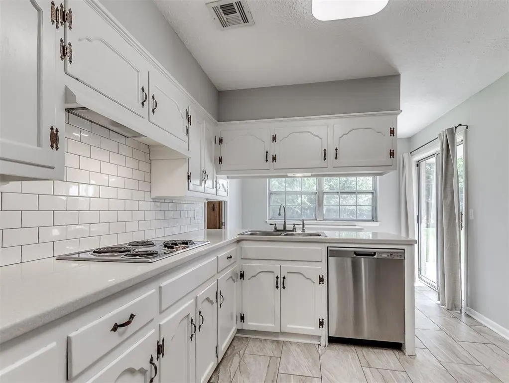 Photo 16 — 4325 NW 44th Street, Oklahoma City, OK 73112