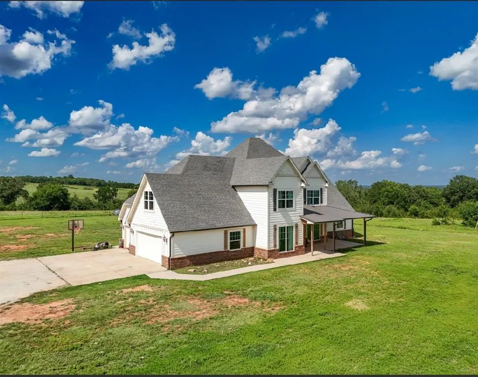 Photo 43 — 48620 Cemetery Road, Maud, OK 74854