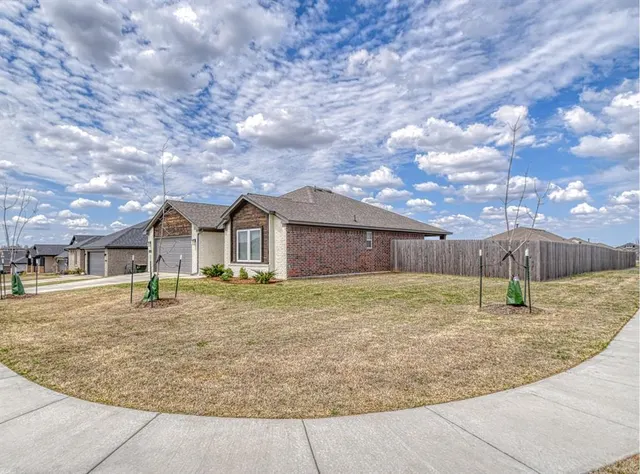 Photo 3 — 275 Jennifer Drive, Blanchard, OK 73010