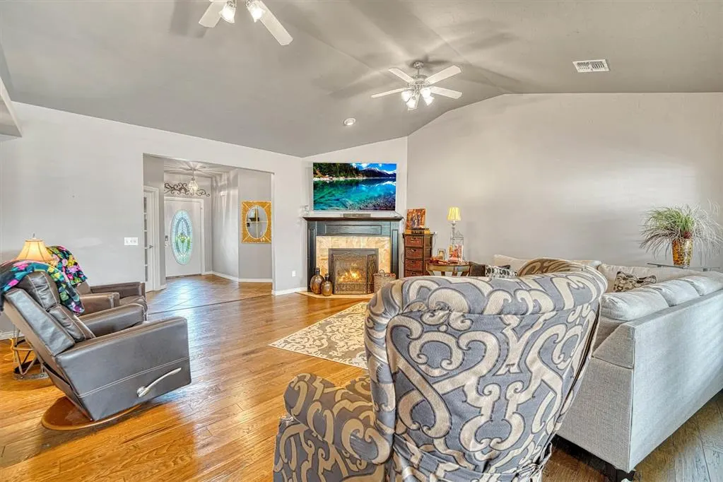 Photo 6 — 132 Eagle Circle, Elk City, OK 73644