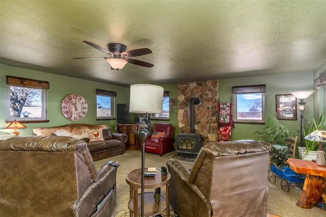 Photo 5 — 2104 E Columbia Street, Okemah, OK 74859