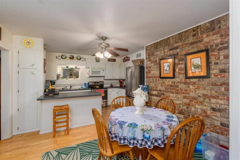 Photo 15 — 2104 E Columbia Street, Okemah, OK 74859