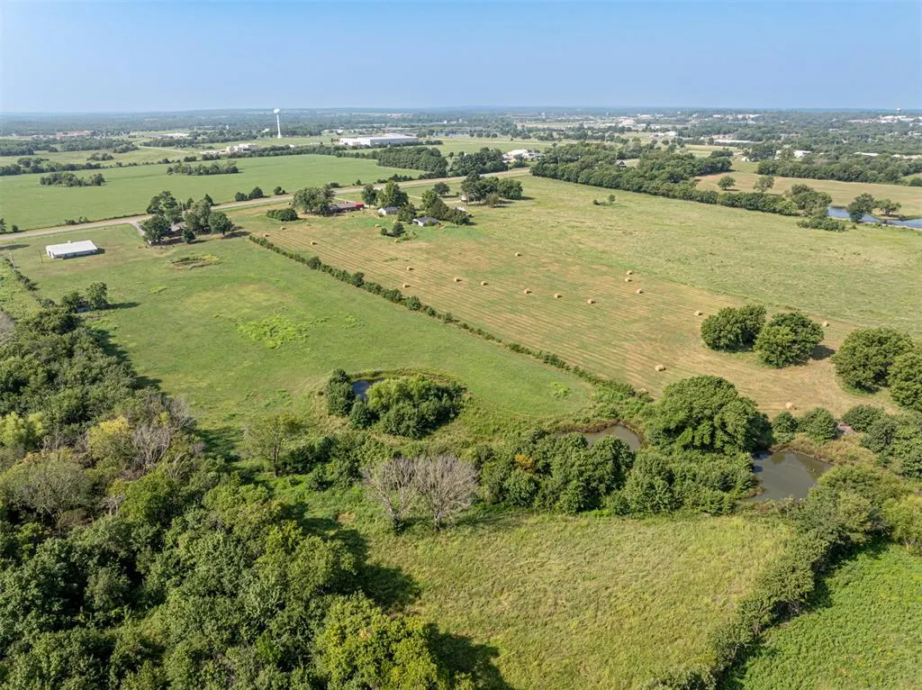 Photo 27 — 2104 E Columbia Street, Okemah, OK 74859