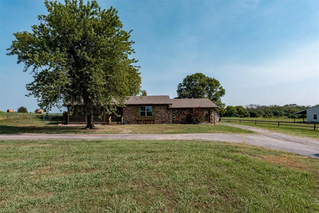 Photo 41 — 2104 E Columbia Street, Okemah, OK 74859