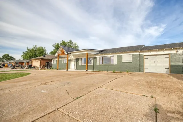 Photo 2 — 1212 S Main Street, Kingfisher, OK 73750