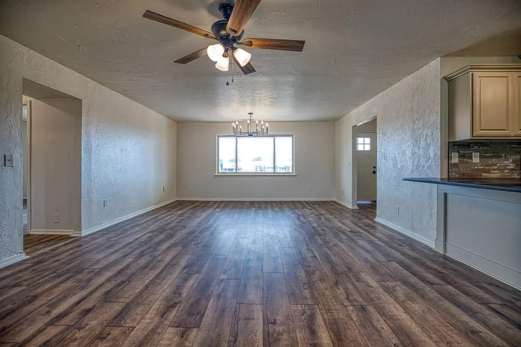 Photo 11 — 1212 S Main Street, Kingfisher, OK 73750
