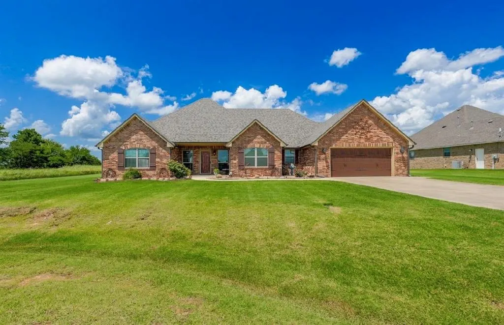 Photo 2 — 38604 Collina Drive, Shawnee, OK 74804