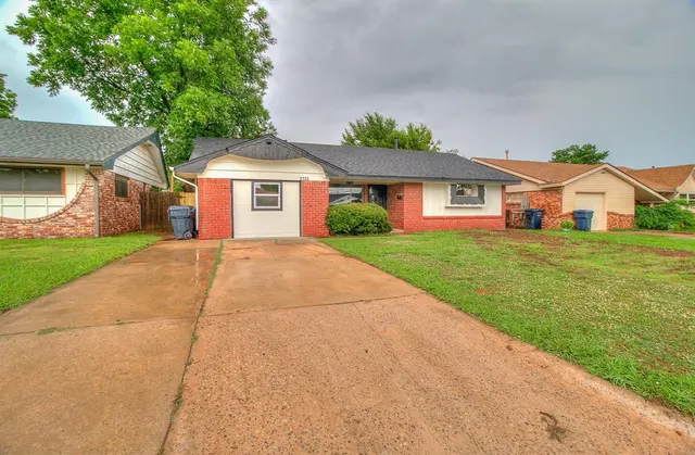 Photo 3 — 2733 SW 54th Place, Oklahoma City, OK 73119