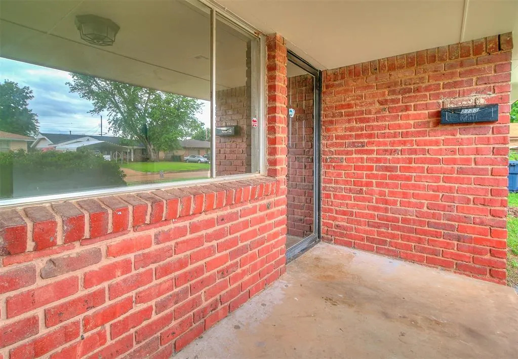 Photo 4 — 2733 SW 54th Place, Oklahoma City, OK 73119