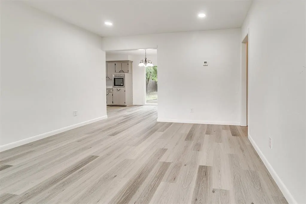Photo 5 — 2733 SW 54th Place, Oklahoma City, OK 73119