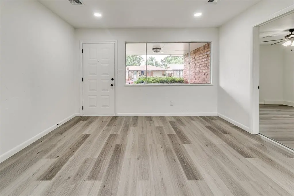 Photo 7 — 2733 SW 54th Place, Oklahoma City, OK 73119
