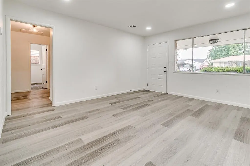Photo 8 — 2733 SW 54th Place, Oklahoma City, OK 73119