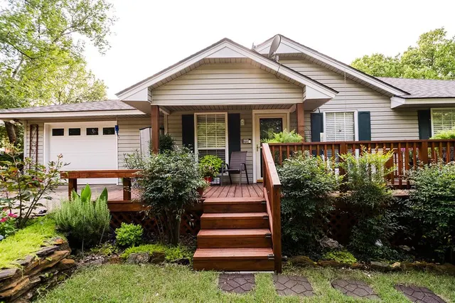 Photo 2 — 207 S McClure Avenue, Pauls Valley, OK 73075