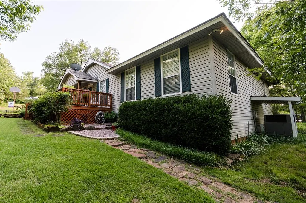 Photo 3 — 207 S McClure Avenue, Pauls Valley, OK 73075