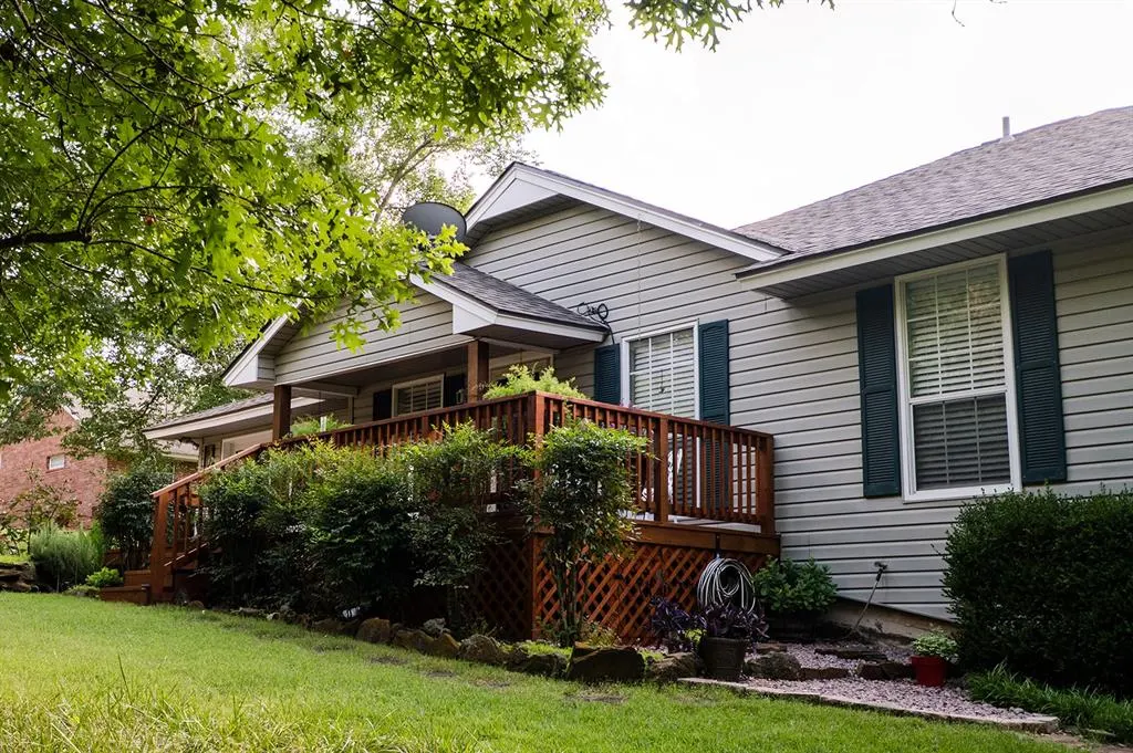 Photo 4 — 207 S McClure Avenue, Pauls Valley, OK 73075